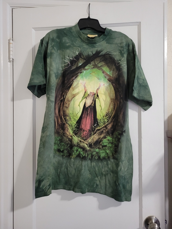 The Mountain Other - Vintage Green the mountain Tie-Dye Wizard Unisex Graphic Tee